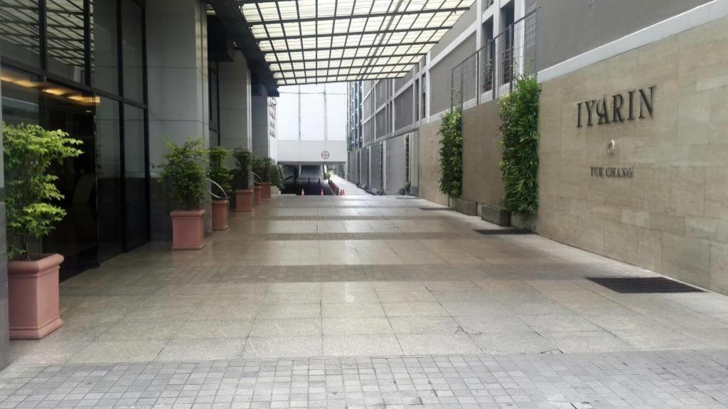 Iyarin@Tuk Chang Ratchayothin Hotel Bangkok Exterior foto